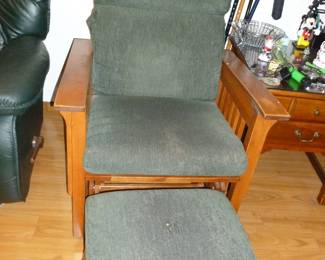 Glider-rocker w/footstool