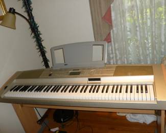 Yamaha Keyboard on stand