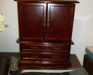 Jewelry box