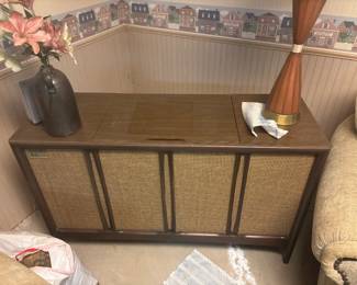 console stereo