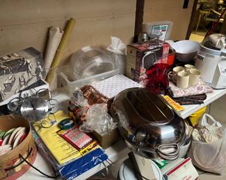 kitchen items, breadmaker, roaster, and more