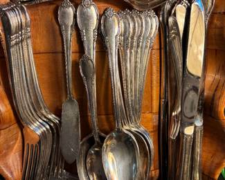 silver plate flatware set
