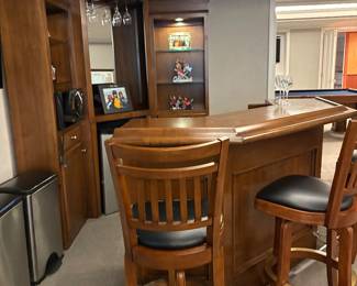 Bar and cabinet
