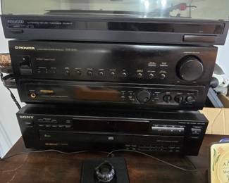 Pioneer VSX-505S Receiver/Kenwood KD-291R Turntable Stereo Stack