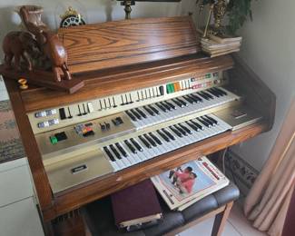 Vintage two-manual (dual-keyboard) home organ