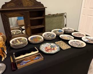 Decorative Collector Plates featuring Cityscapes and Landmarks