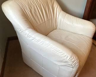Chateau Dax Italian Leather Lounge Chair second image
