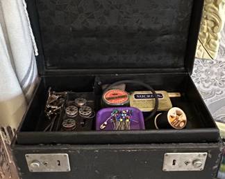 Vintage Singer Featherweight Sewing Machine Case with Accessories