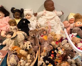 Assorted Vintage Dolls and Stuffed Animals, including Madame Alexander and Ginny Dolls third image