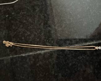 14k Yellow Gold Cable Chain Necklace with Solitaire Diamond Pendant