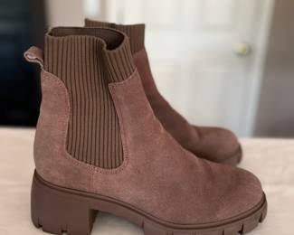 Steve Madden Suede Boots Size 8