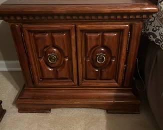 Night stands (2)