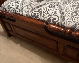 Foodtboard for Queensize Bed