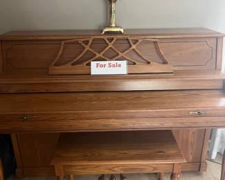 Piano-Baldwin Upright