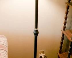 STAINED GLASS FLOOR LAMP