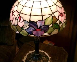 STAINED GLASS LAMP