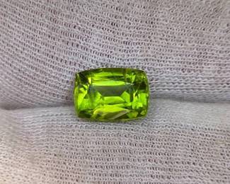 4.18 Carats Natural Peridot (Cushion Cut)