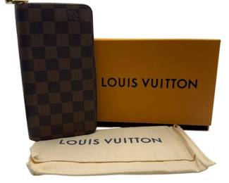 Louis Vuitton Zippy Wallet in Damier Ebene Canvas w/ Box & Dust Bag