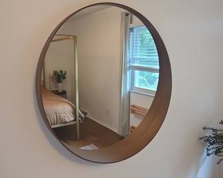 Round Metal Frame Mirror