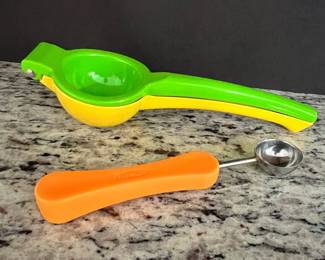 Chef'n FreshForce Citrus Juicer and Scoop Troop Melon Baller