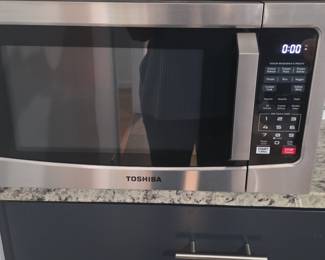 Toshiba Stainless Steel Countertop Microwave Oven