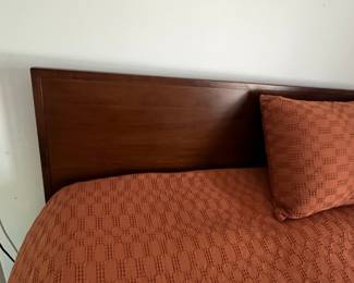 Mid-Century Modern Style Platform Bed with Tapered Legs