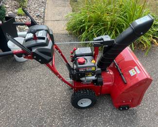 Troy Built Storm 2420 Snowblower. 