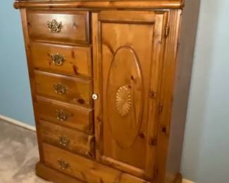 Chifforobe Armoire Dresser