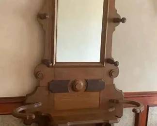 TA150VHall Tree, Renaissance Revival est $2,000