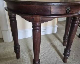 TA151Half Moon Table est $250$600