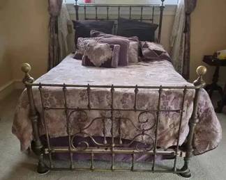 TA152Queen Brass Bed Complete