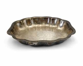 Lot 382A: Silverplate Scalloped Serving Dish