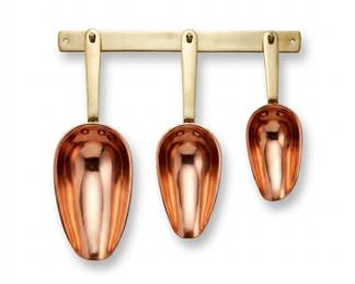 Lot 24: Metalutil Copper and Brass Measuring Scoop Set