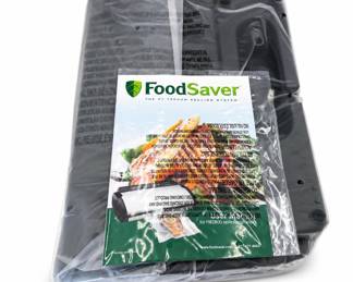 Lot 406: FoodSaver FM2800 Vacuum Sealing System with Accessory Kit