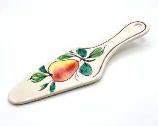 Lot 17: Italian Majolica Pear Ceramic Server
