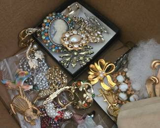Vtg Jewelry, Some Gold