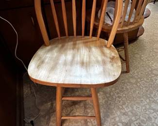 4 OF THESE WINDSOR BAR STOOLS.