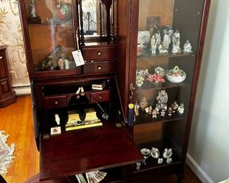 THIS IS A BEAUTIFUL PIECE OF FURNITURE, SEE RECEIPT FOR WHEN SHE BOUGHT IT.