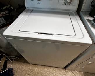 WHIRLPOOL WASHING MACHINE.
