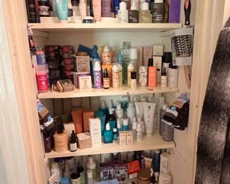 Haircare Oribe Amika Act+Acre
