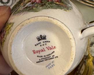 Royal Val bone China