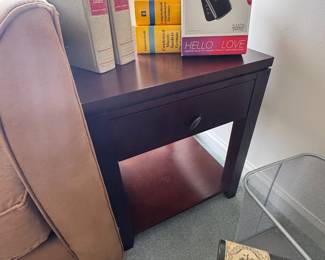 Henredon Aston Court Mahogany One-Drawer Nightstand / End Table,