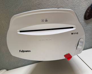 Fellowes W11C 11-Sheet Cross-Cut Paper Shredder