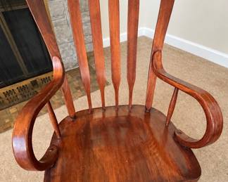 Traditional Windsor-Style Solid Wood Rocking Chair with Spindle Back & Scrolled Arms