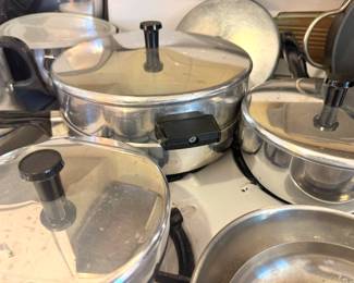 Wear-Ever USA 1½-Quart Aluminum Covered Saucepans with Black Bakelite Handles
