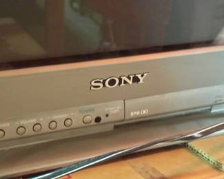 Sony Trinitron WEGA Flat-Screen CRT Television with Silver Cabinet & Integrated Stereo Speakers