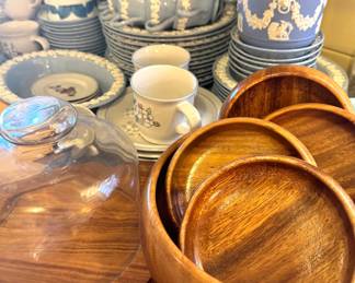 Nested Wooden Salad Serving Bowl Set with Four Individual Bowls