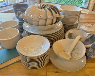 N. Arumi Fine China Japan Bamboo Leaf Pattern Dinnerware Collection with Gold Trim, Teacups, Saucers, Bowls, Plates & Serving Pieces