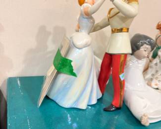Disney Cinderella and Prince Charming porcelain figurine