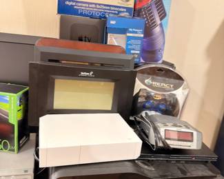 HP OfficeJet printer, electronics, and gadgets lot